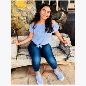 Meet your Posher, Stephany